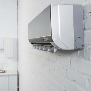 Instalación completa de aire acondicionado split con canalización